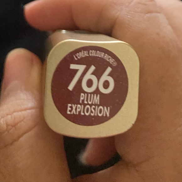 L’Oréal lipstick - Picture 2 of 2